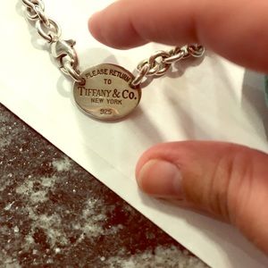 Return to Tiffany’s oval necklace